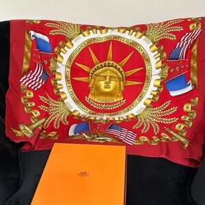 Beautiful Hermes scarf❤️💙